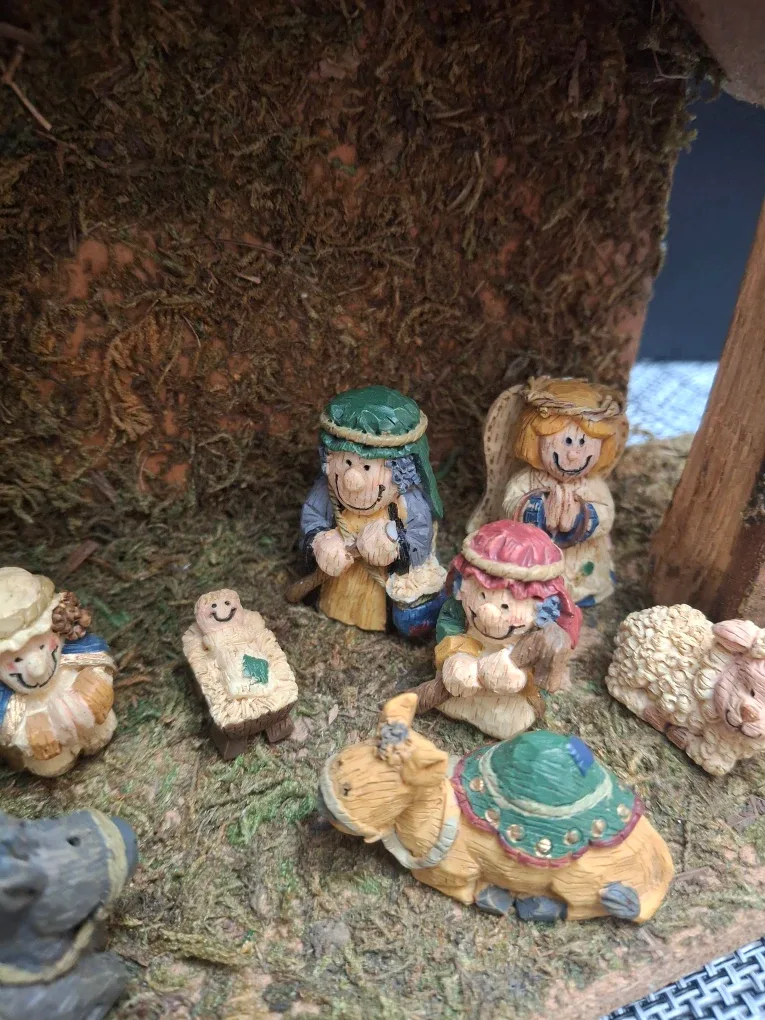 Nativity Scene with Wooden Stable image indicator(7)