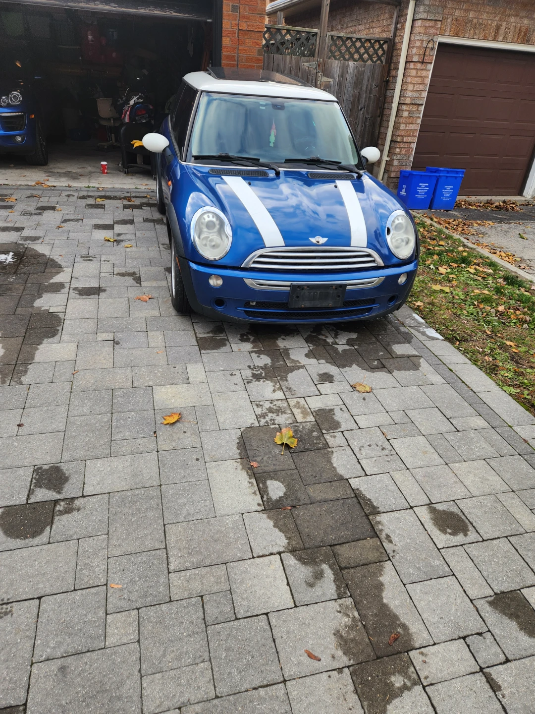 Blue Mini Cooper Hatchback - photo 2