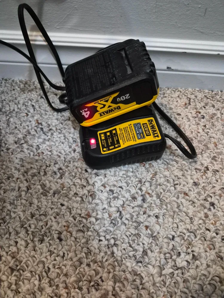 DeWalt 20V 4Ah Battery & Charger
