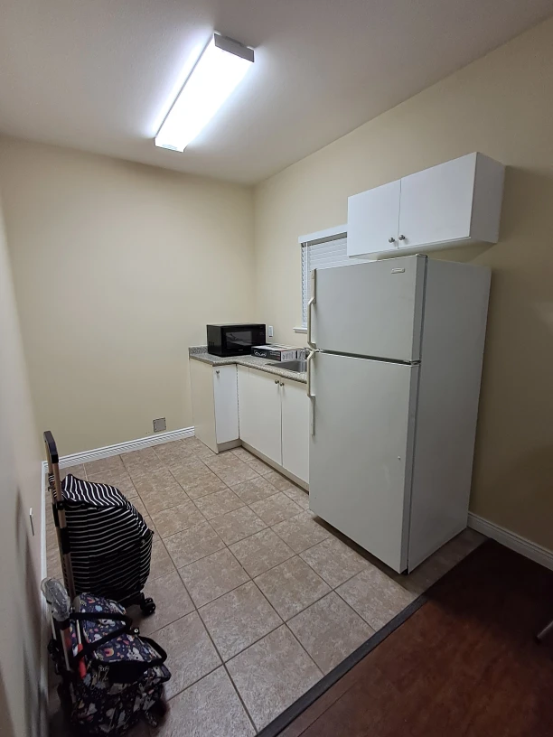 500’ 1bdrm suite at ground level in the grand house - photo 5