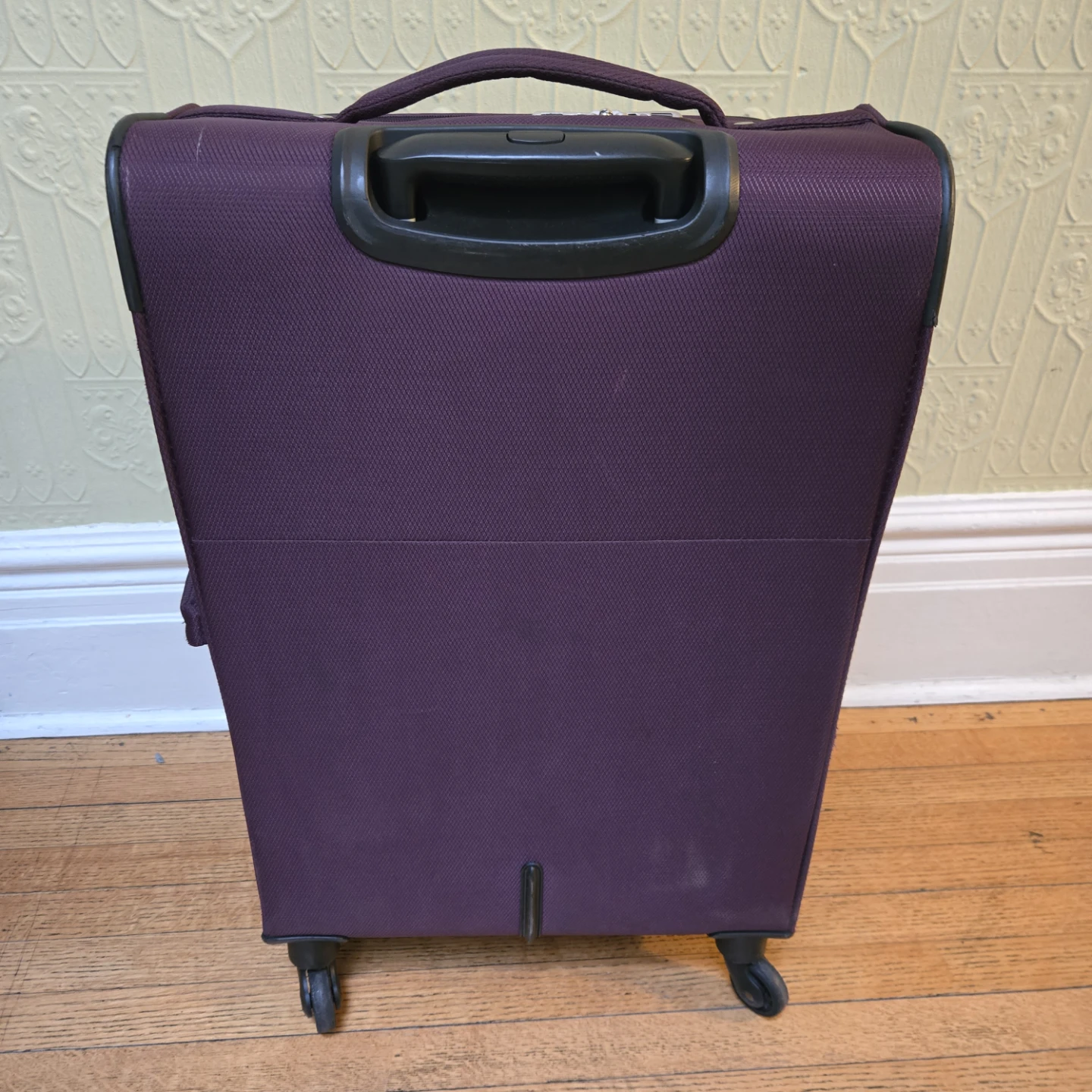 Swiss Gear Purple Suitcase - photo 2