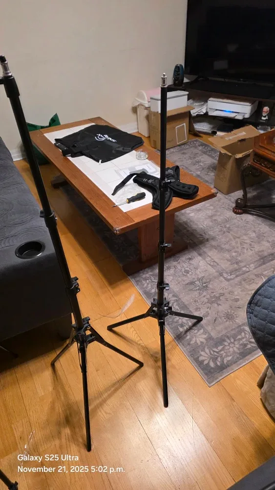 3x GEEKOTO Tripod Stands - Like New! image indicator(4)