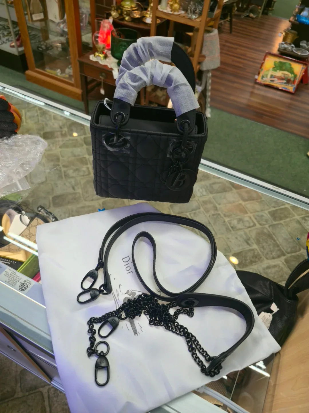 Luxury Clerance,Women’s Fashion,Bags,Belts,Watches & More image indicator(8)