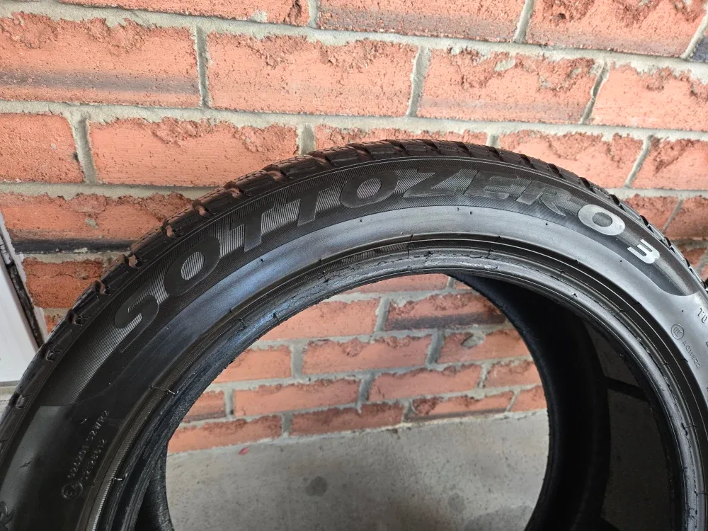 Pirelli Sottozero 3 Winter Tires 255/45R19