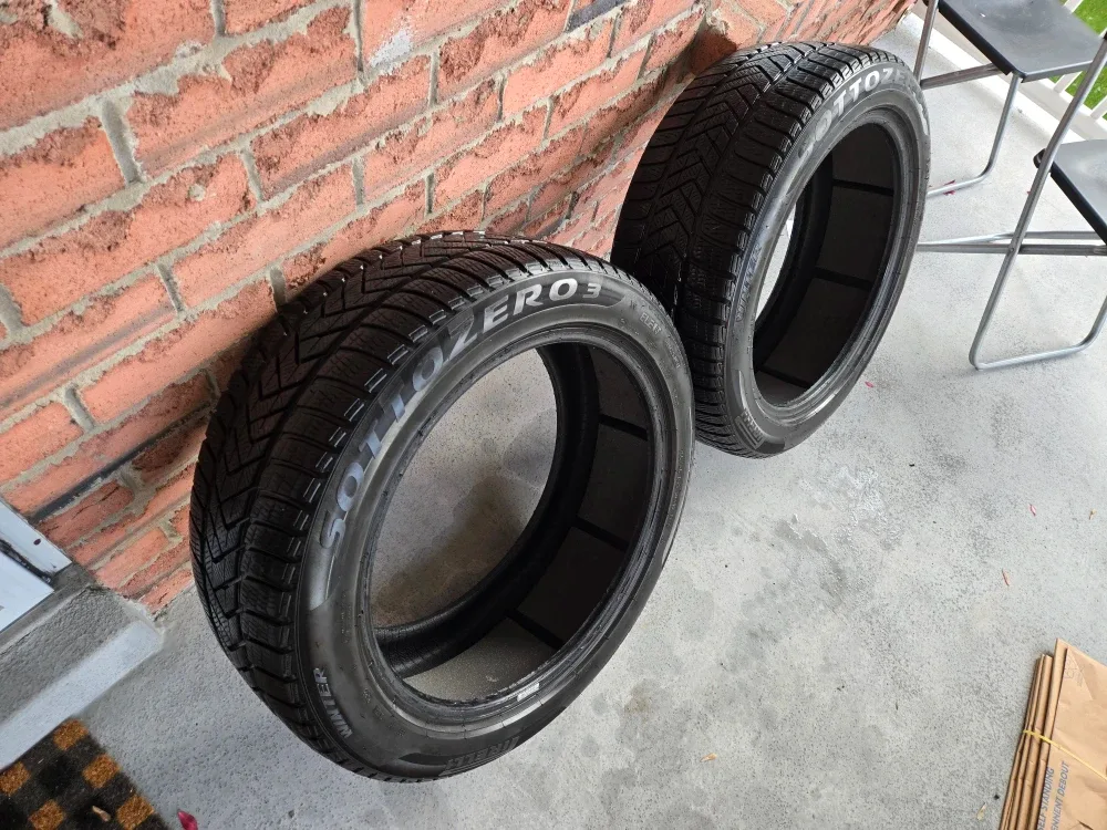 Pirelli Sottozero 3 Winter Tires 255/45R19 image indicator(4)