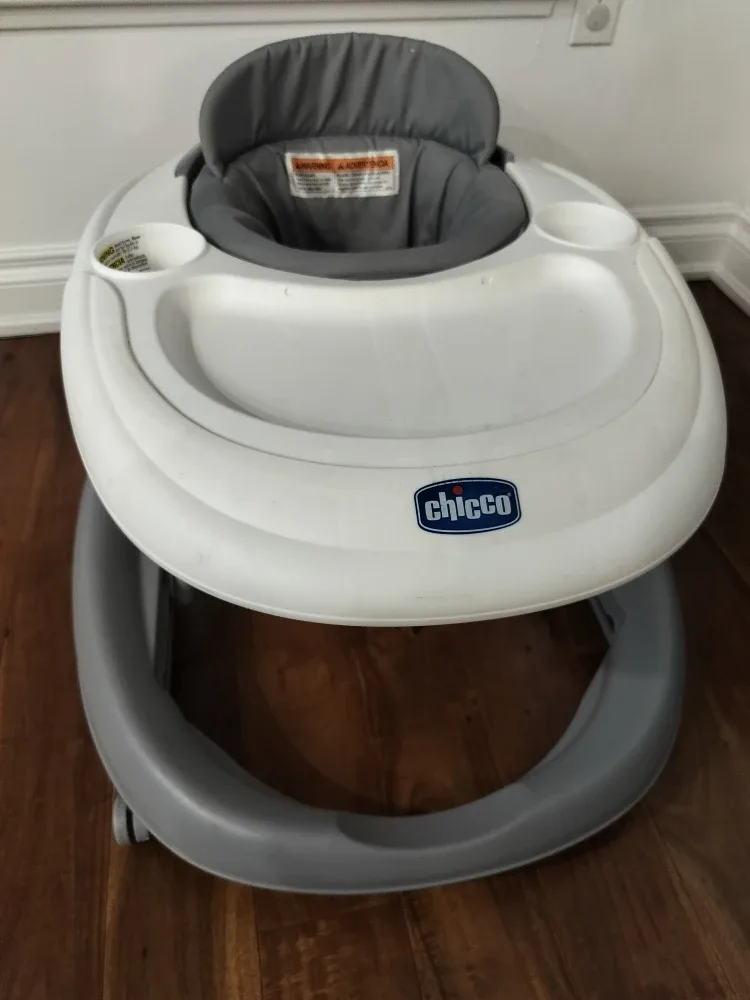 Chicco Baby Walker - Grey and White image indicator(4)