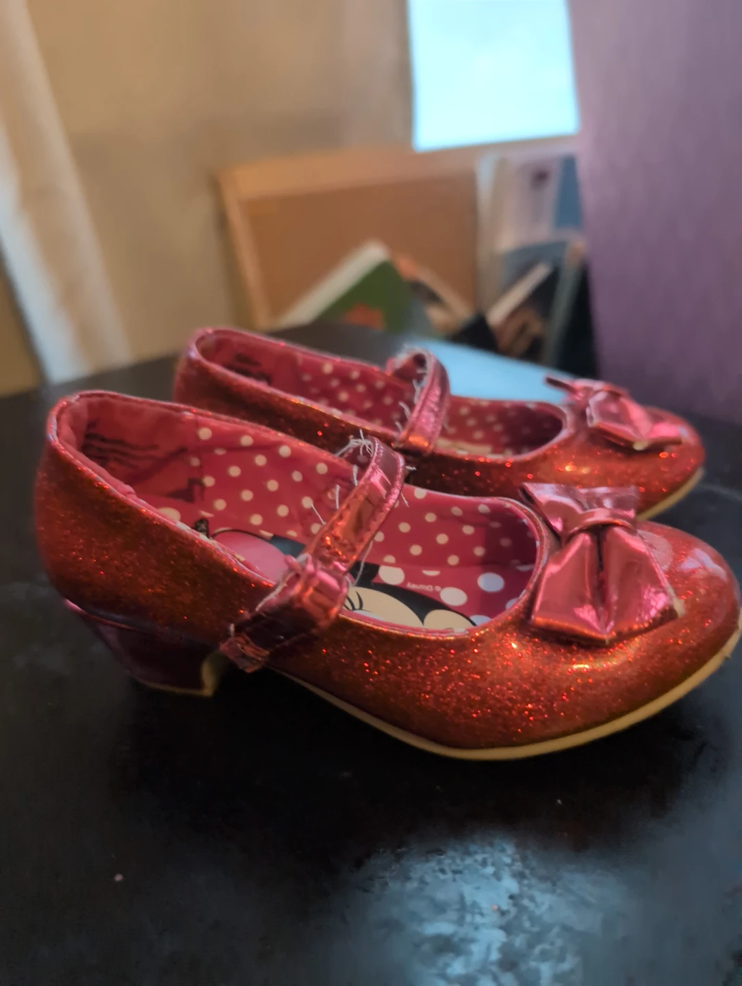 Minnie Mouse Red Glitter Shoes - Size 9 - photo 2