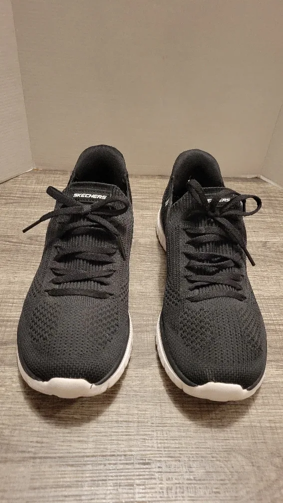 Skechers Swift Fit Women's 7.5 Black Sneakers image indicator(2)