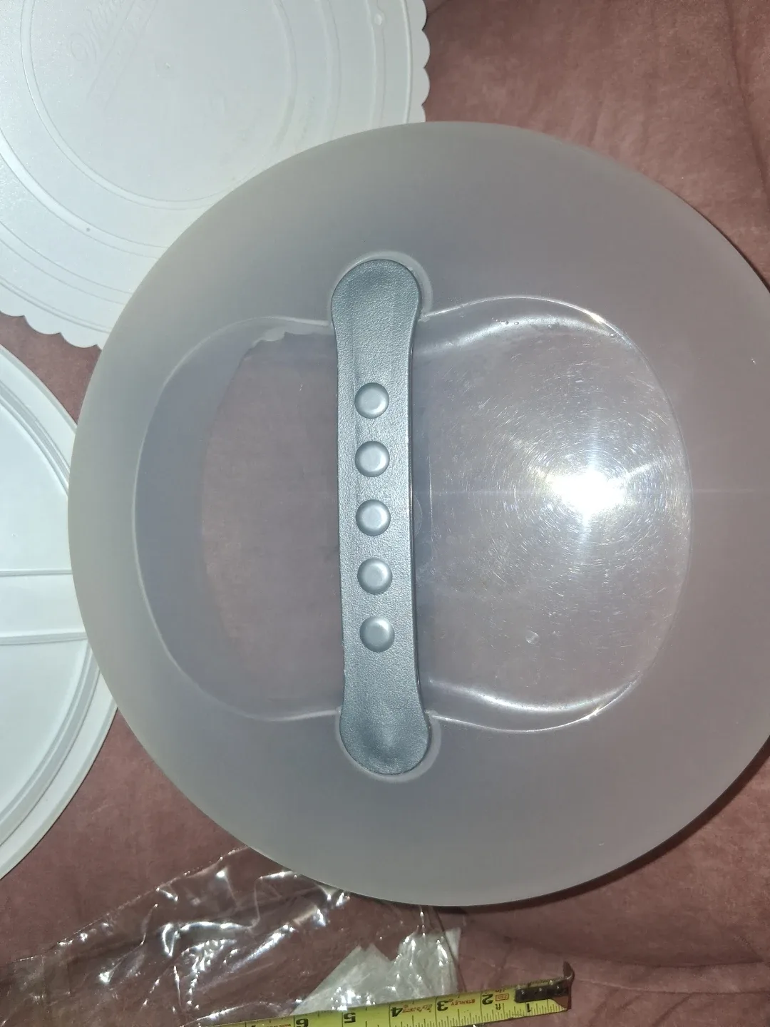 Cake Carrier w/ Lid, 12" Wilton Cake Plate & Flower Formers🥕 image indicator(3)