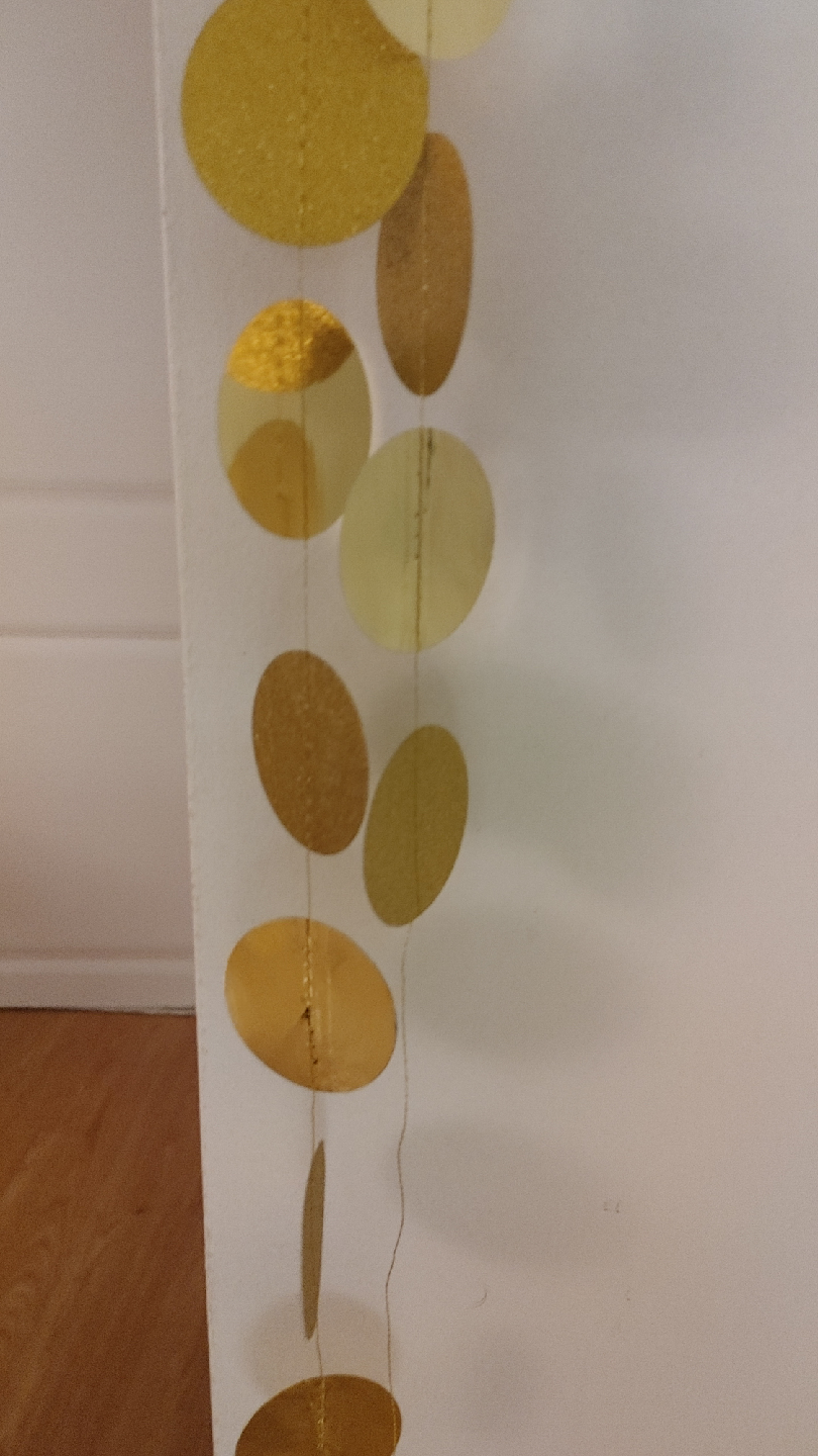 Gold Circle Garland Decoration