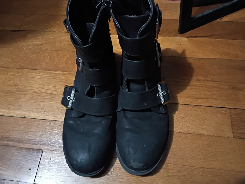 Emo Primark Boots Size 7-7.5 image indicator(2)
