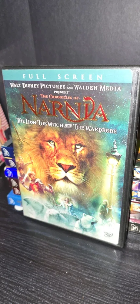 Disney DVDs: Finding Nemo, Cinderella, Mary Poppins image indicator(7)