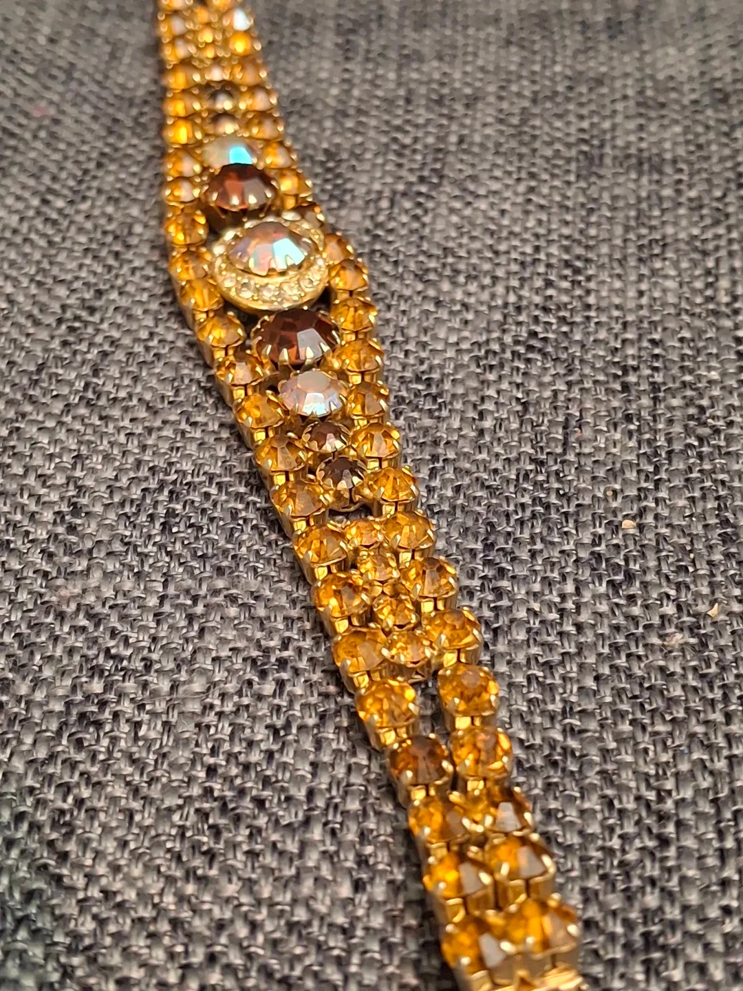 Vintage Gold-Tone Rhinestone Bracelet image indicator(2)