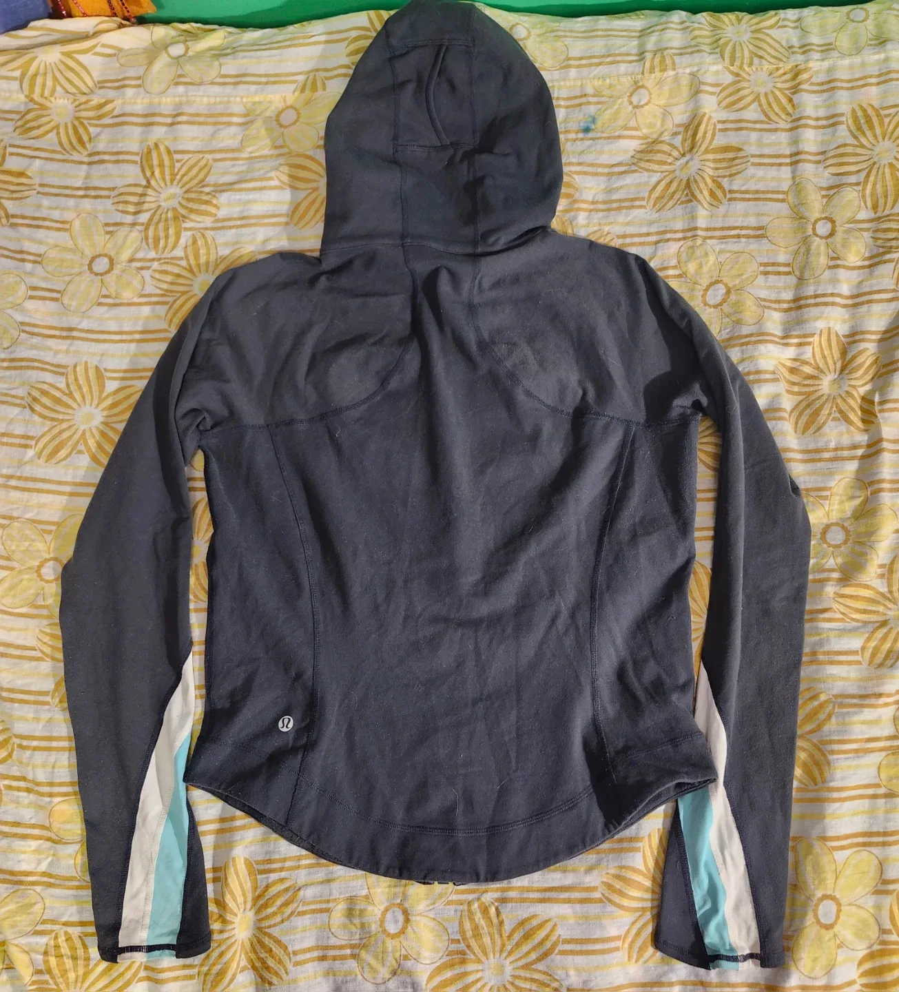 Lululemon Half Moon Hooded Jacket in Coal Gray and Angel Blue image indicator(2)