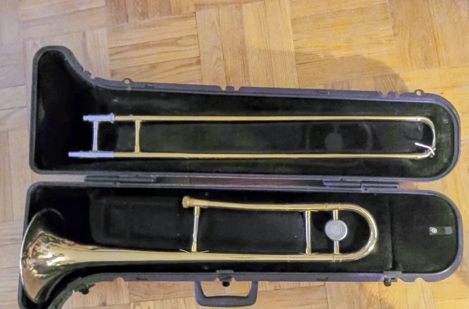 Bach Trombone with Case image indicator(4)