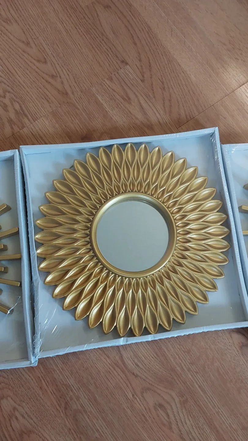 🥕BRAND NEW Gold Decorative Wall Mirror - New in Box! image indicator(3)