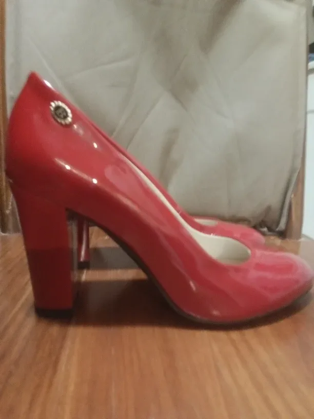Baldaccini Red Heels, Size 6
