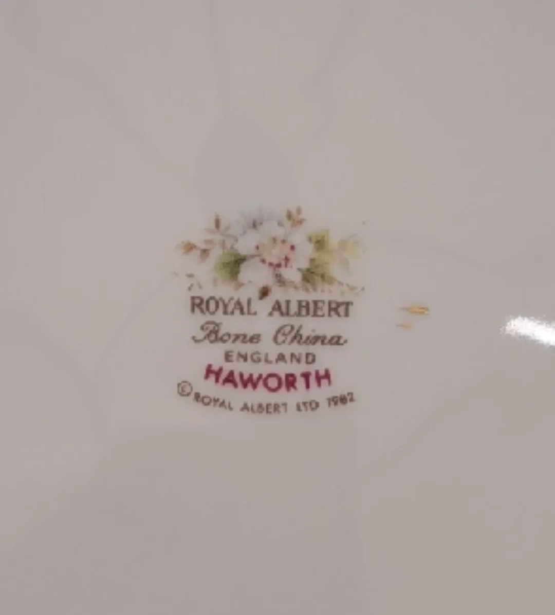 ROYAL ALBERT HAYWORTH 1987 LIMITED EDITION image indicator(2)