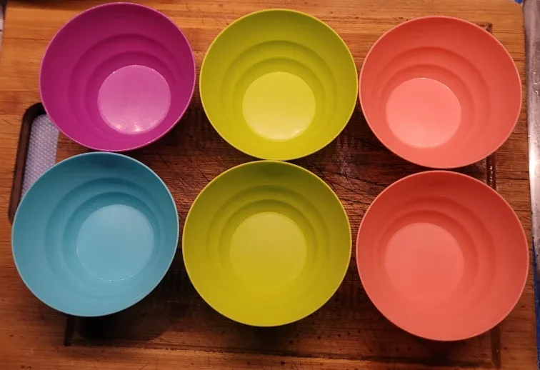 Colorful Plastic Bowls - Set of 6