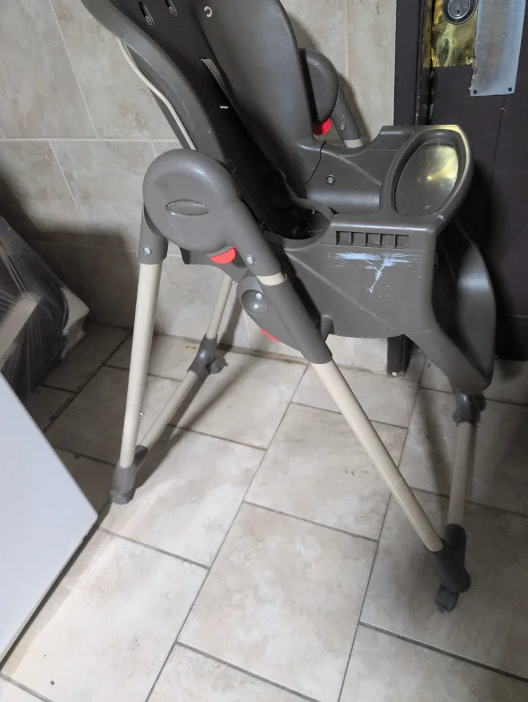 High Chair - Brown image indicator(3)