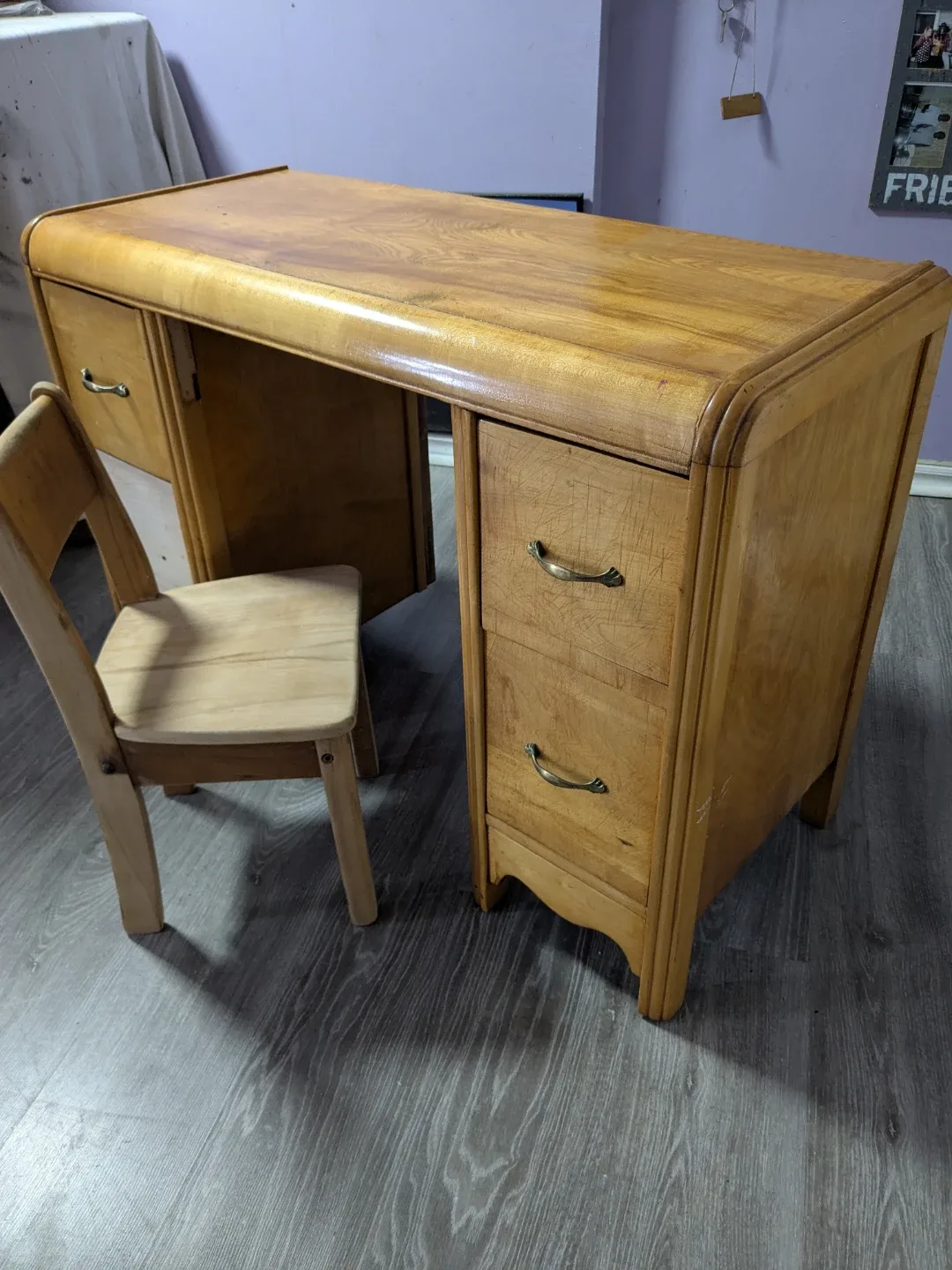 Children's Desk image indicator(3)