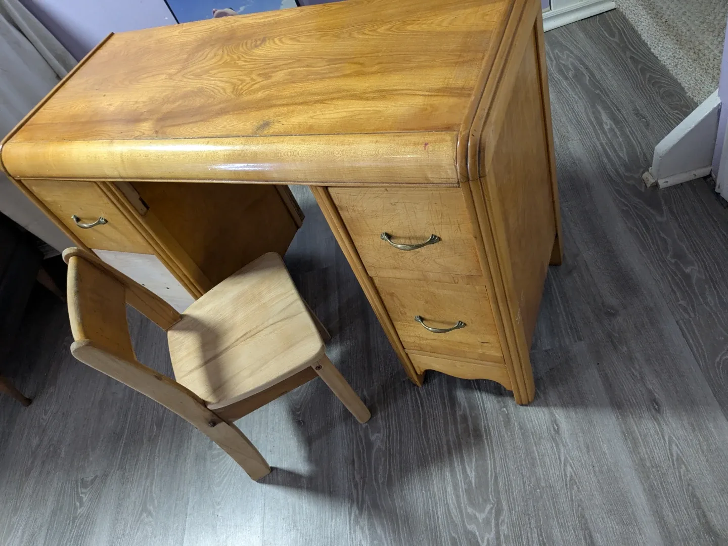 Children's Desk image indicator(4)