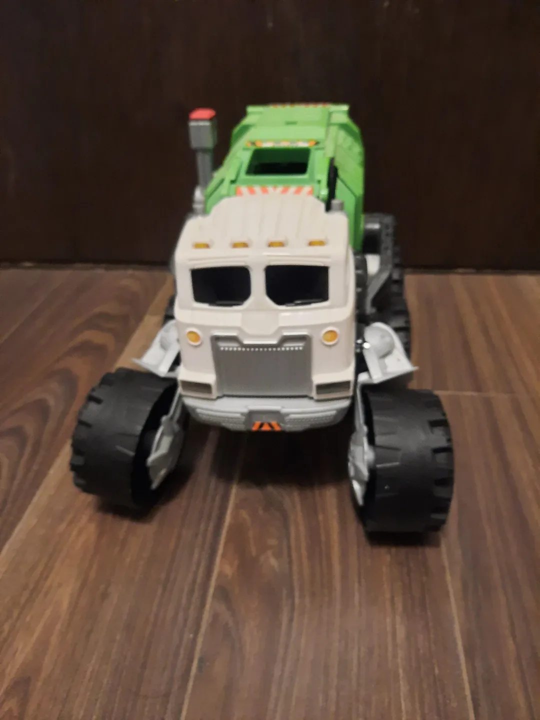 $30 Machabox Garbage Truck Robot