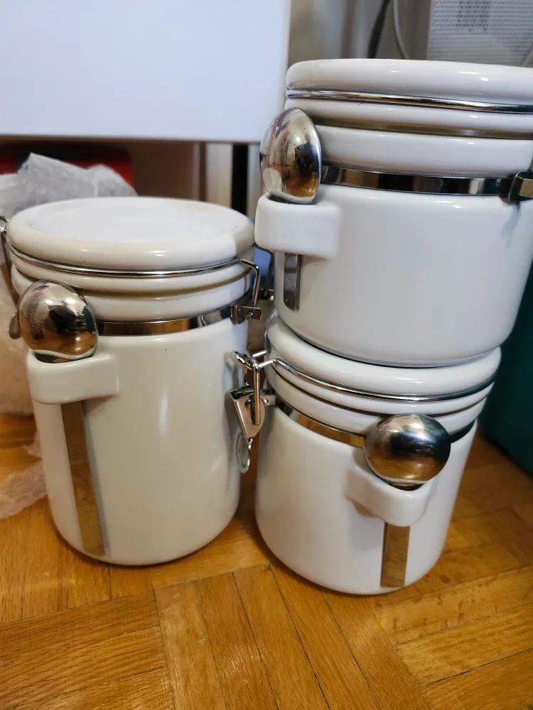 White Ceramic Canister Set image indicator(3)