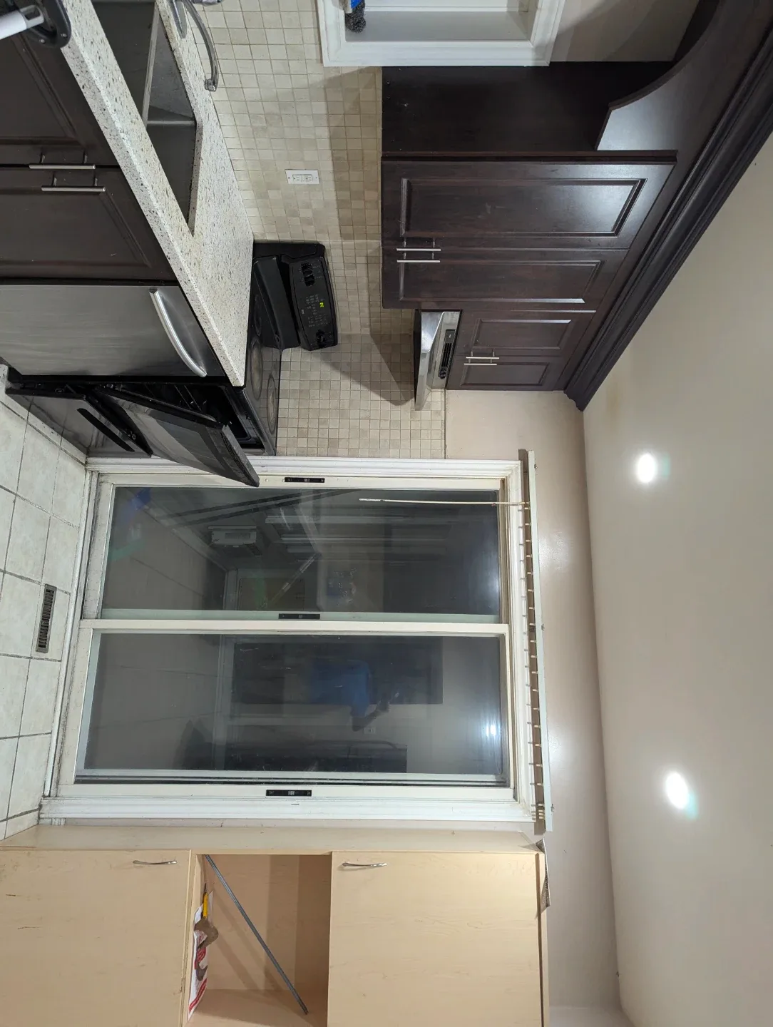 Empty Room for Rent image indicator(9)