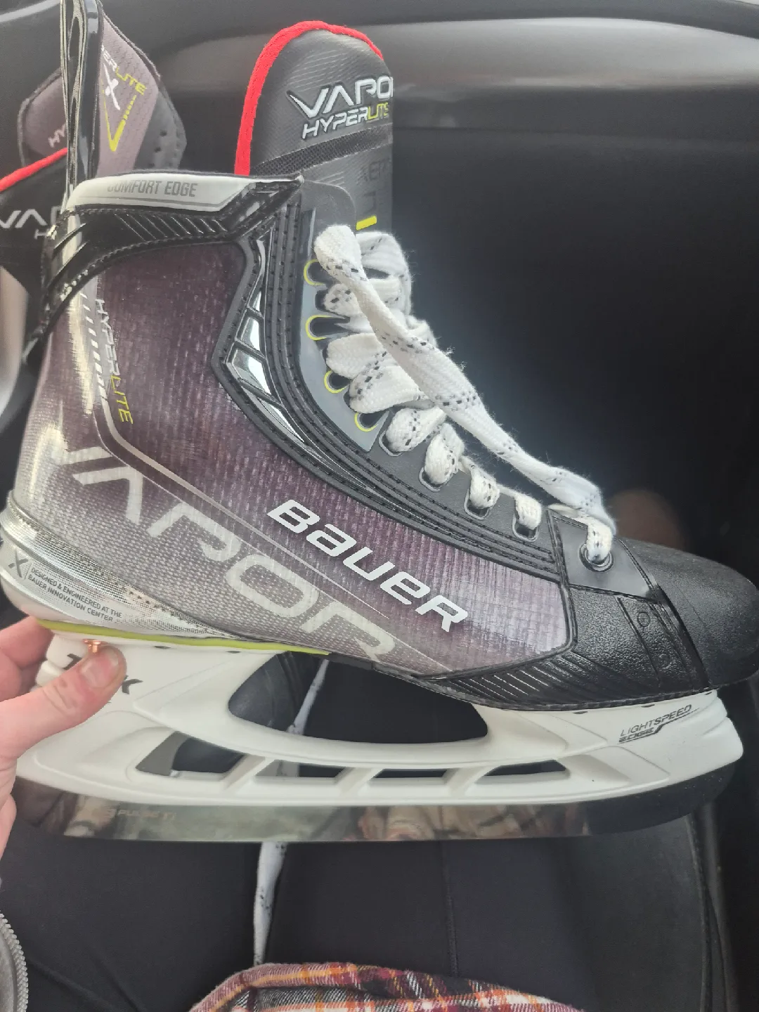 Bauer Vapor Hyperlite 2 Senior Hockey Skates - Size 10 image indicator(3)
