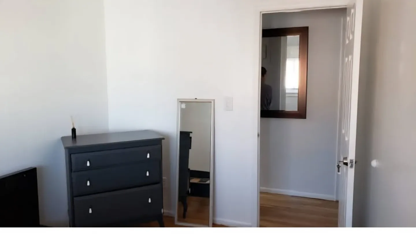 Room for rent image indicator(5)