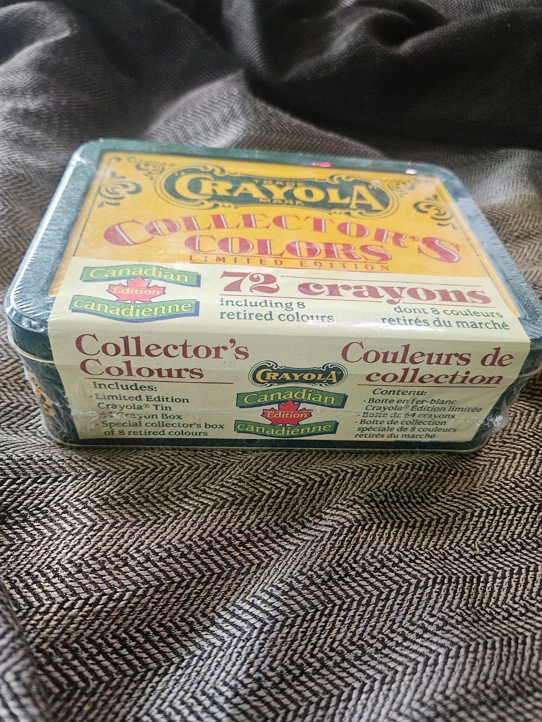 New Crayola Collector's Colors Limited Edition Tin image indicator(2)