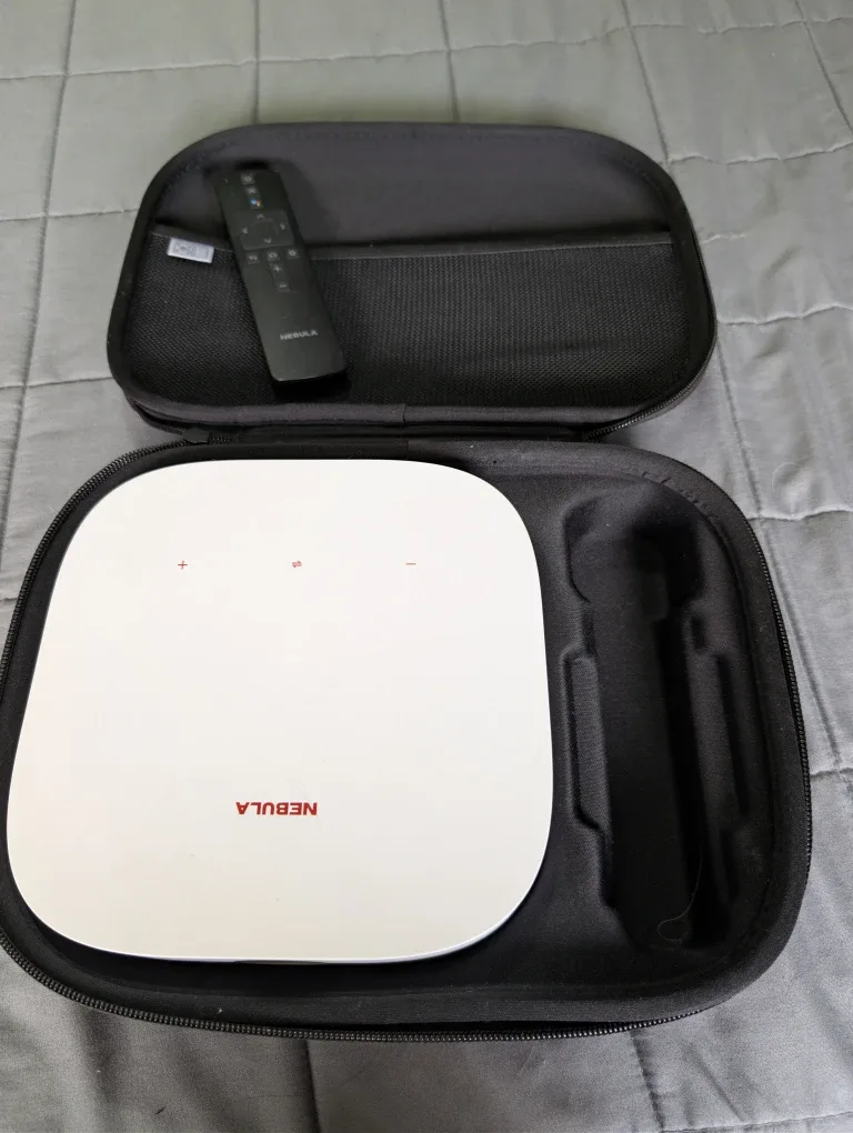 Nebula Projector with Case image indicator(2)