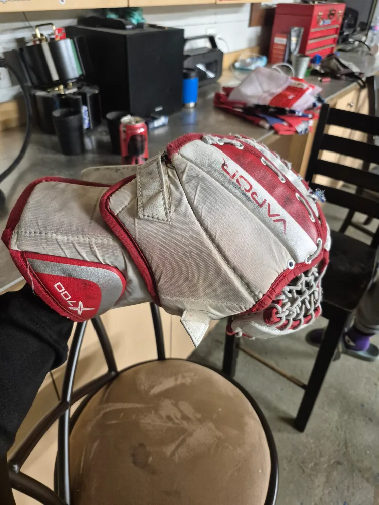 Bauer Vapor X700 Goalie Glove set image indicator(3)