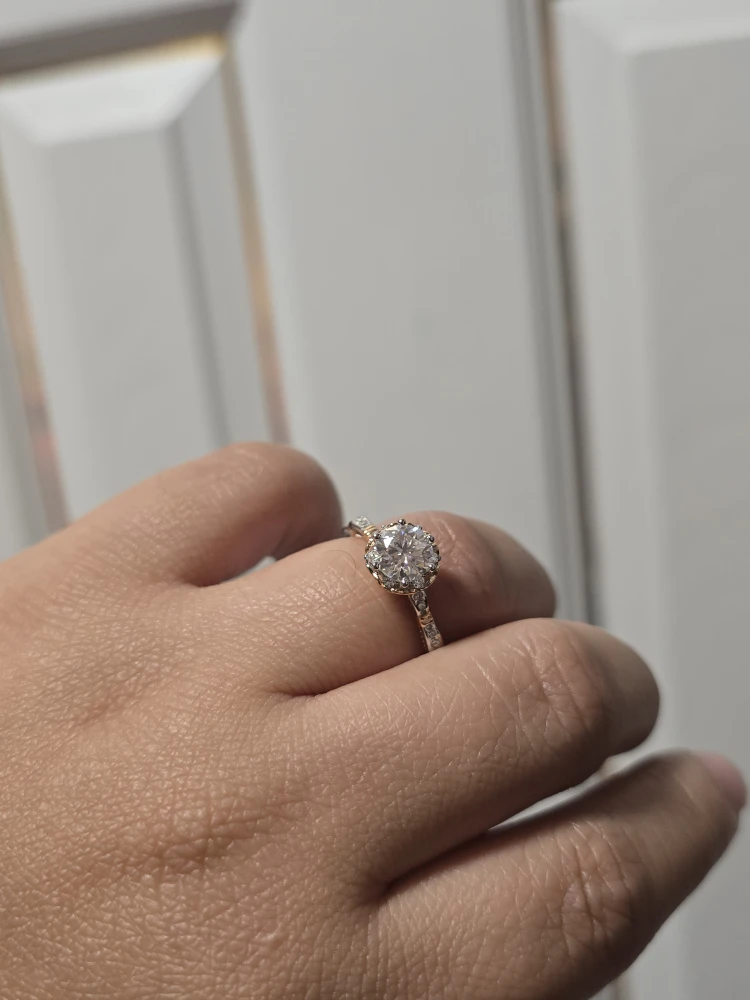 1.0carat Luna Rose Moissanite Diamond Ring - photo 4