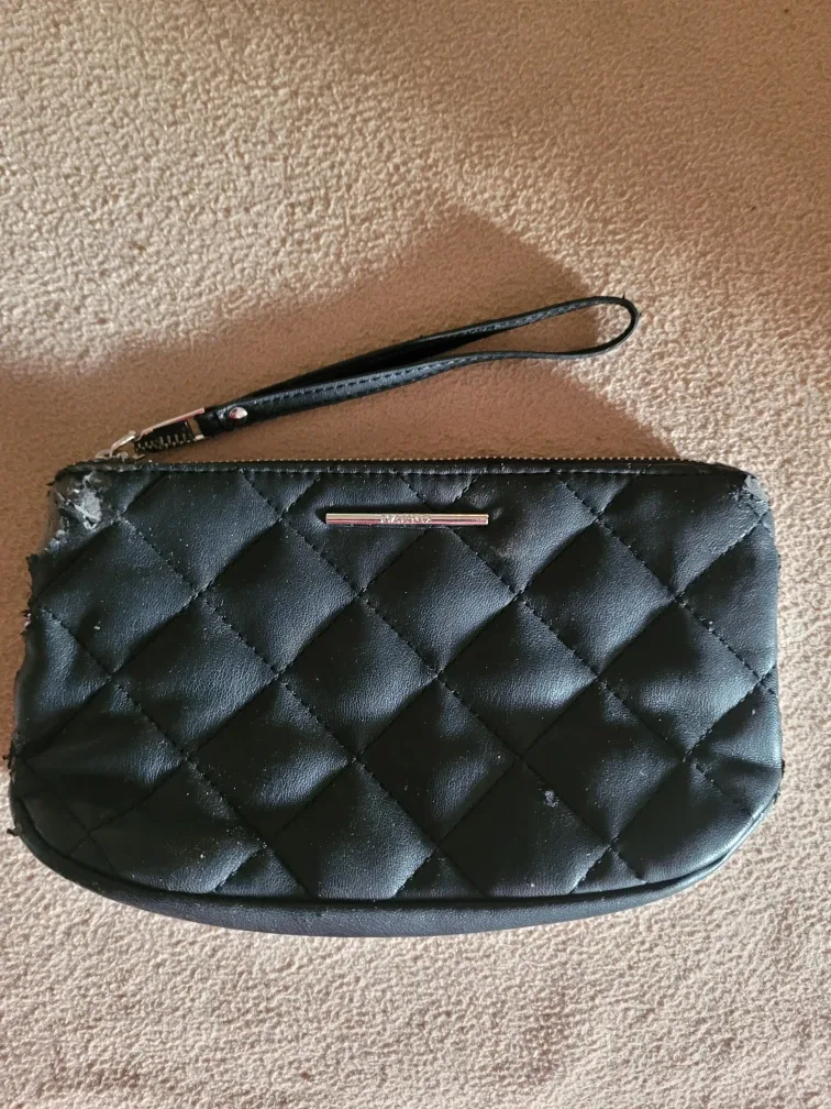 Mango Black Quilted Wristlet