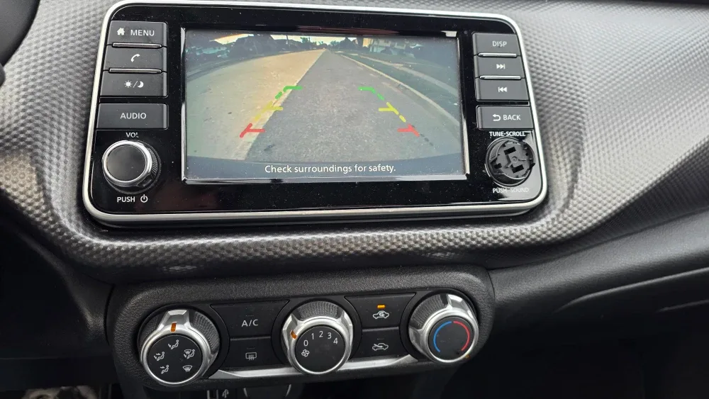 2018 Nissan Kicks S 87k miles Clean title image indicator(10)