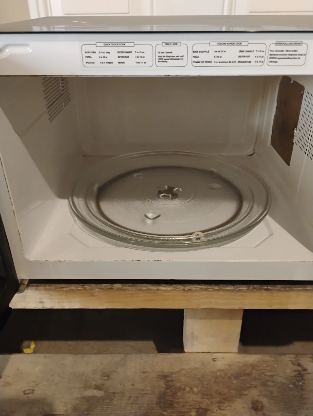 RCA Microwave - Great Condition! - photo 2