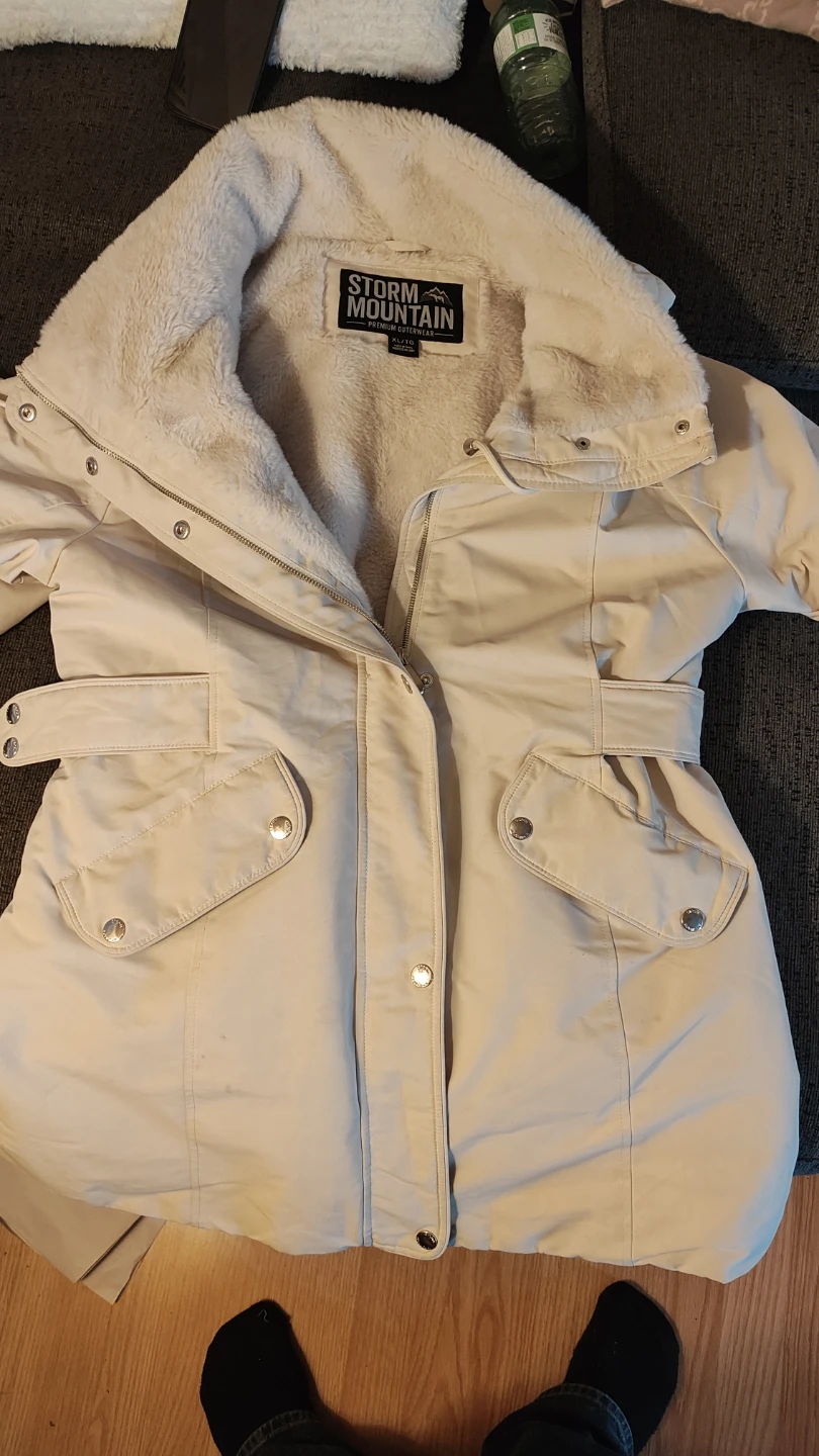 Woman's  Storm Mountain Premium Outerwear - XL