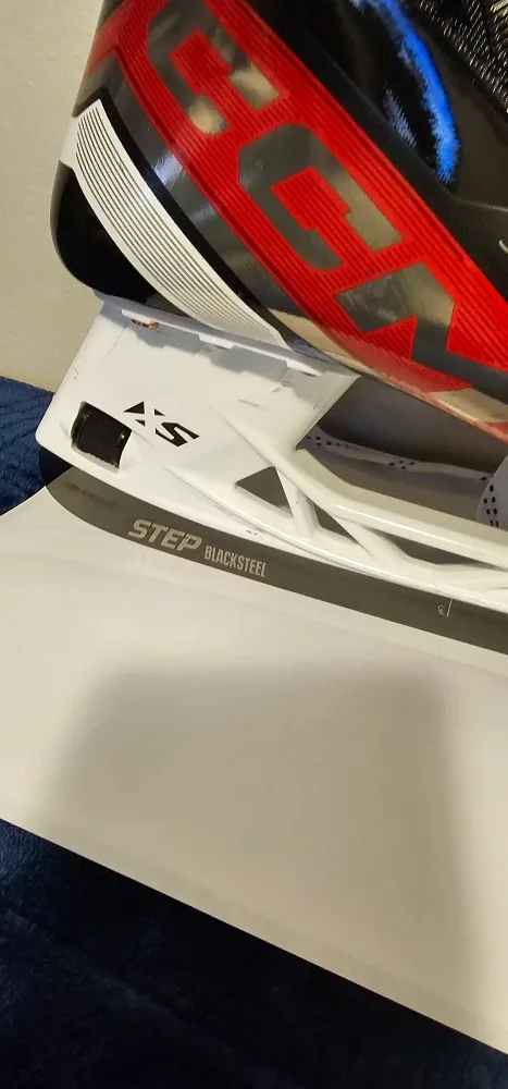 CCM jetspeed Ft6 pro skates size 8 tapered fit. image indicator(3)