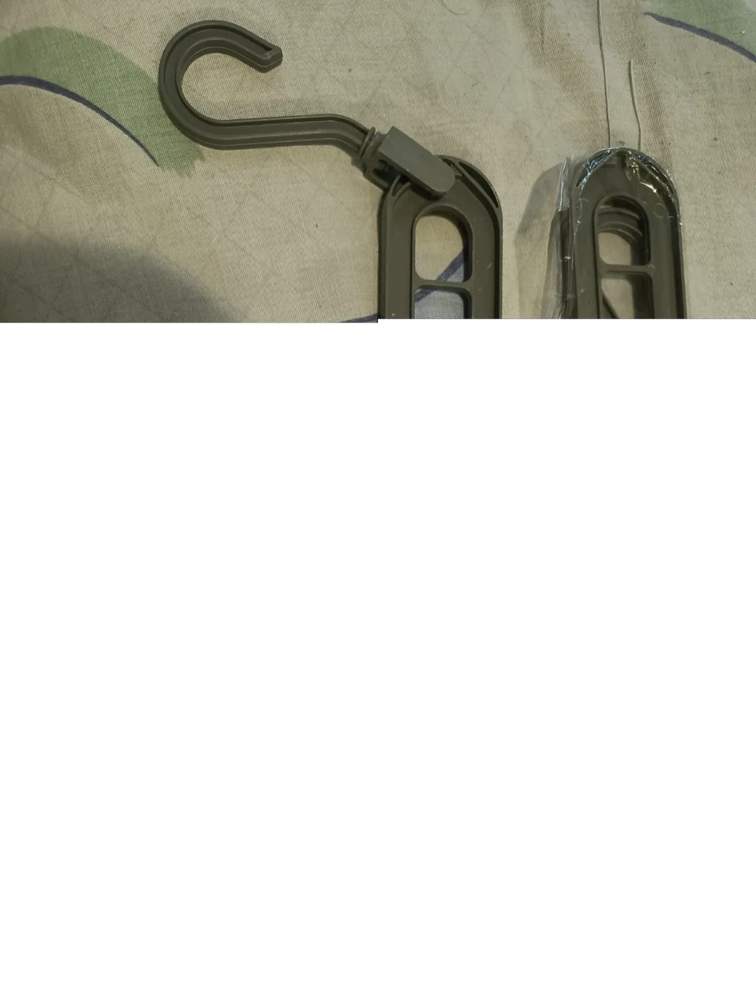 Space Saving Clothes Hangers image indicator(2)