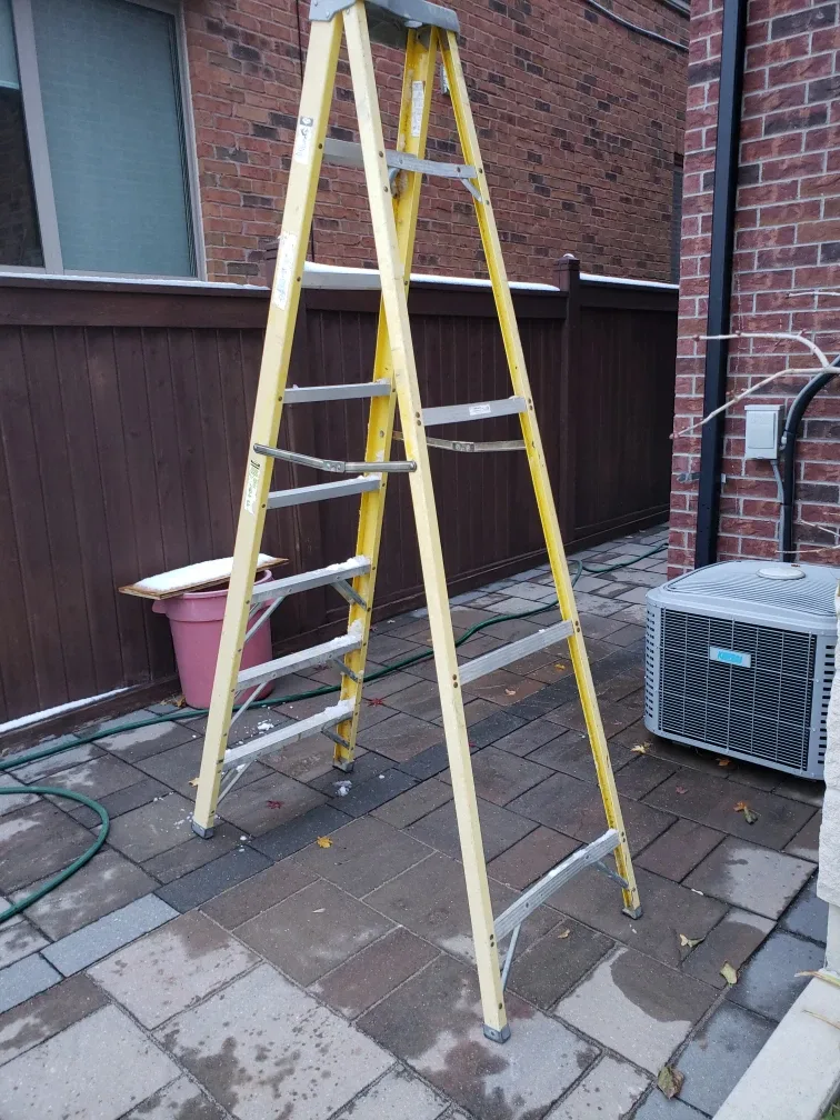 Aluminum Ladder - Yellow image indicator(2)
