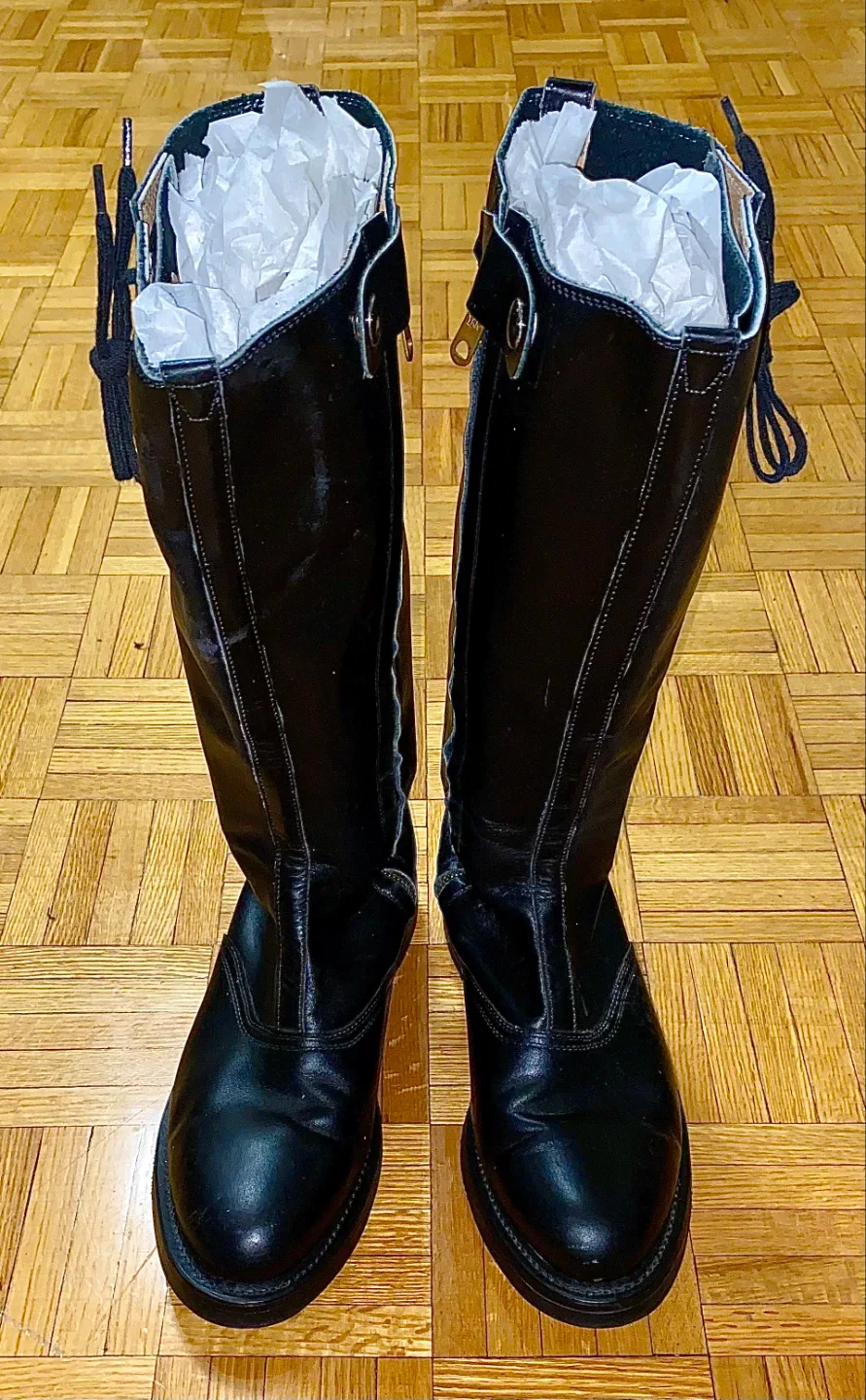Women Boots and Shoes. Size: 9.5 - Brand New in Box!! image indicator(6)