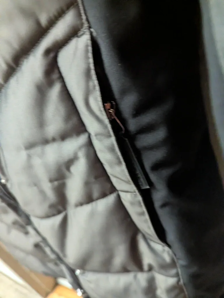 Calvin Klein Performance Puffer Jacket - Size M image indicator(4)