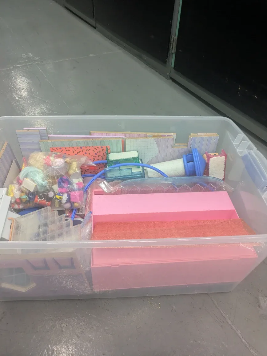 LOL Surprise Dollhouse & Winter Chalet Bundle image indicator(5)