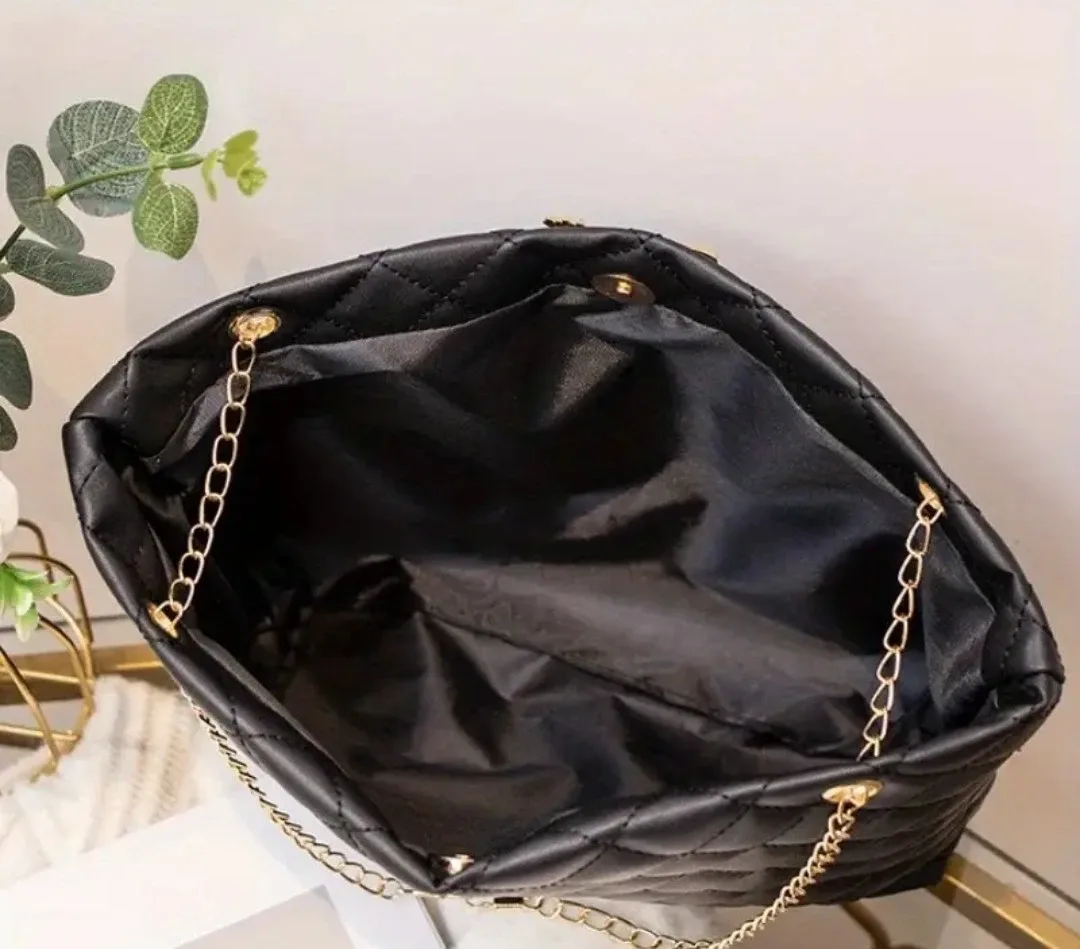 Black Quilted Shoulder Bag image indicator(4)