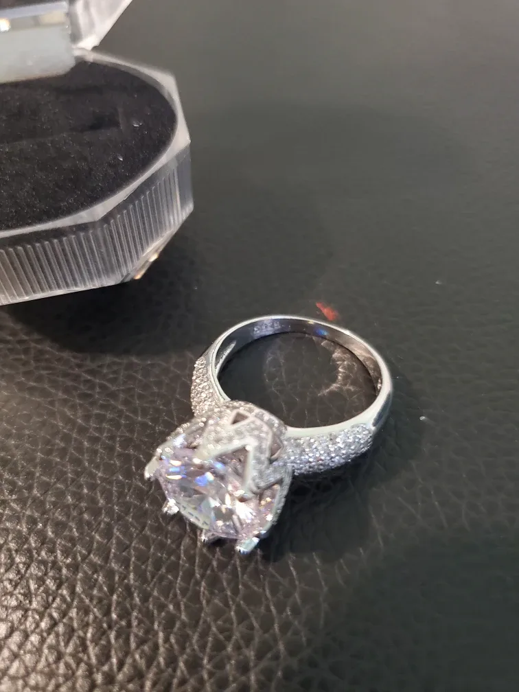 Sparkly Ring with Case