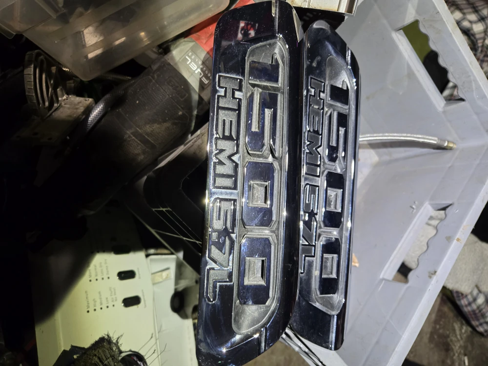 Dodge Ram 1500 Hemi 5.7L Emblem
