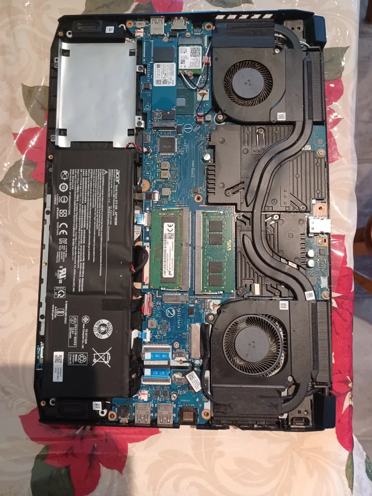 Acer Nitro 5 Gaming Laptop image indicator(5)