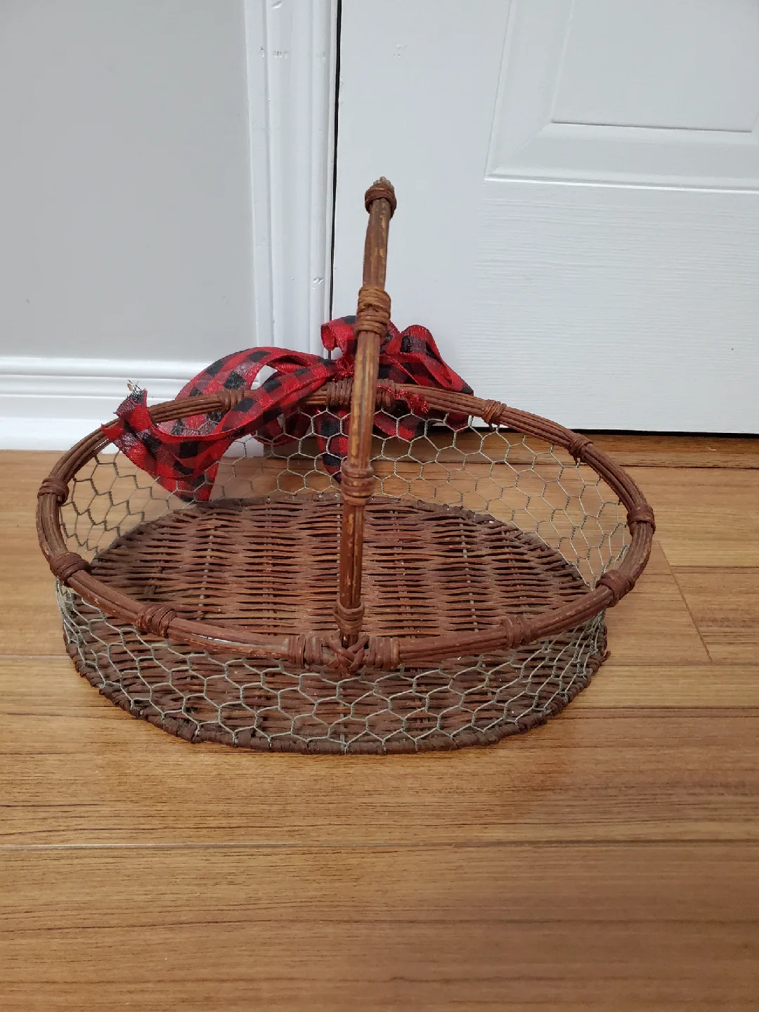 Wicker & Wire Basket with Handle🥕 thumbnail